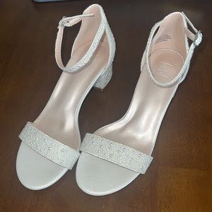 David's bridal DB Studio Kaya Block heel - size 7  new without tags